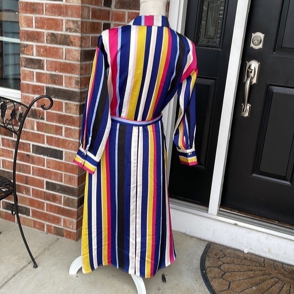 Chelsea 28 Wrap Around‎ Dress - Picture 5 of 9